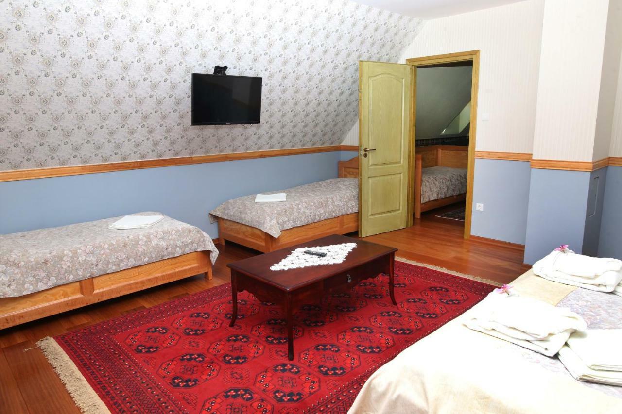 Sasfeszek Vendeghaz Hotel Zirc Exterior photo